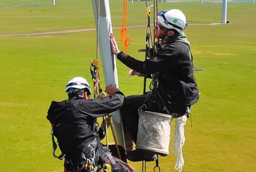 Windmill propeller cleaning